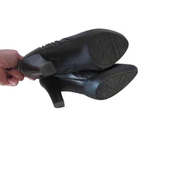 Anne Klein Black Leather Ankle Booties With Side Zipper & Tassel Size 7.5M - Picture 6 of 6